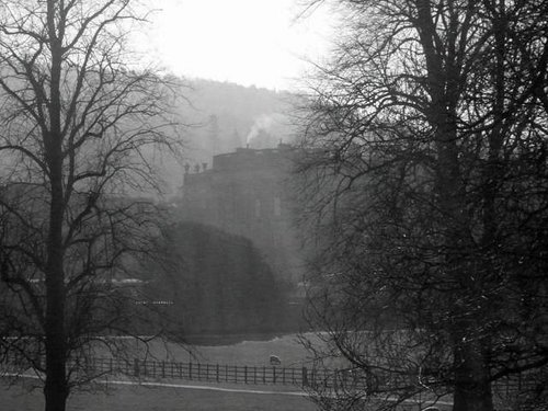 Distant picture of Chatsworth house in the early morning