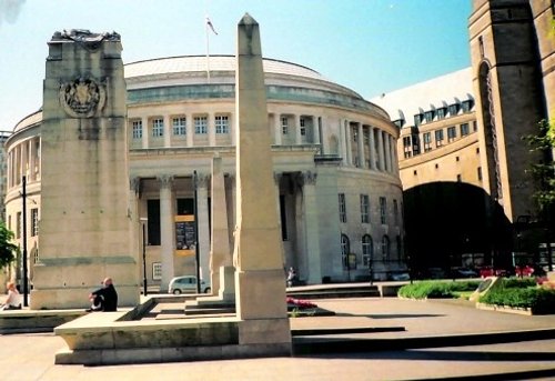 Manchester Library/theatre war  memorial  and  town  hall