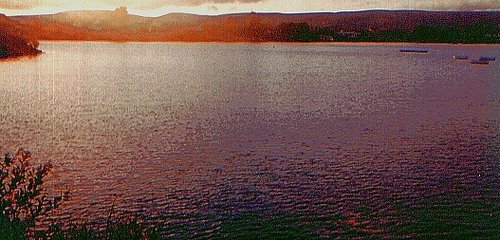 Hollingworth Lake  one  spring  evening