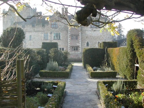 A picture of Hever Castle