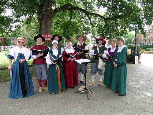 Medieval Singers in the park, Stratford-on-Avon. 24 July 04