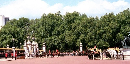 Queen Elizabeth II, The Queen's Birthday, June 2002, The Golden Jubilee Year