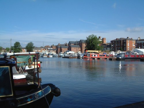 Stourport Basin below York Street Lock