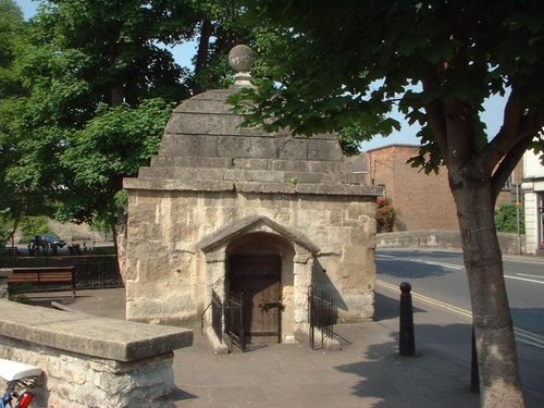 Old Lock Up on Town Bridge