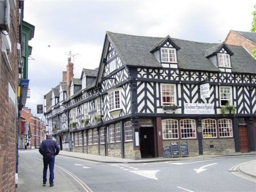 This is the Tudor House Inn in Market Drayton, Shropshire.