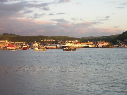 Oban, view of harbour by sunset