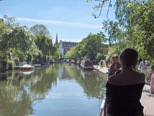 Walking the Canal from Camden Town to Lisson Grove. Picture taken in Mid May, 2005