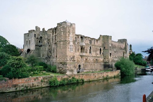 Newark Castle and River Trent in Newark-on-Trent - June 2005