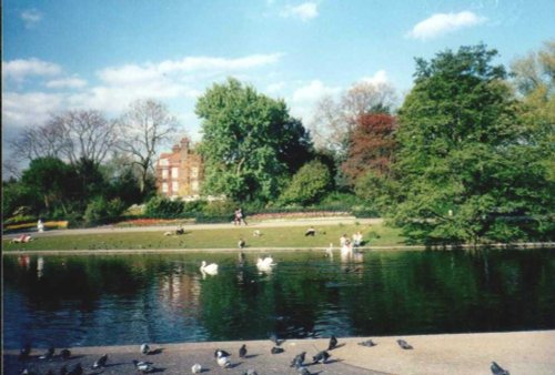 London - Regent`s Park, May 2001