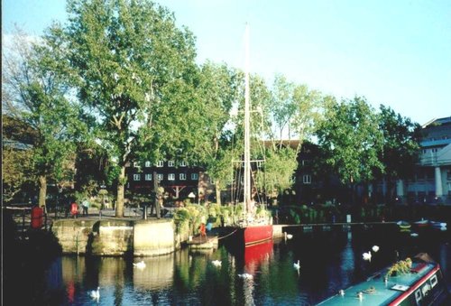 London - St Katherine Docks, May 2001