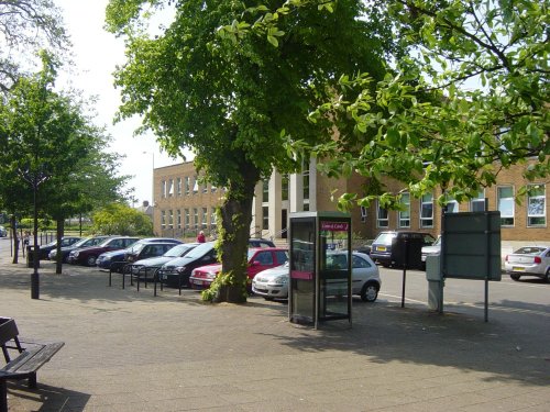 Rugby town hall looking west from Park Road May 2005