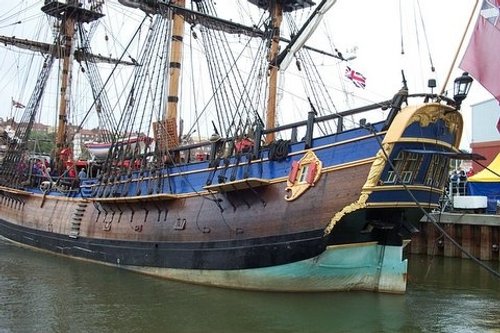 HMS BARK ENDEAVOUR at WHITBY 2001