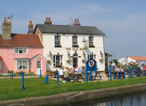 'Watering Hole' at Heybridge Basin, Maldon. Pub: The Old Ship