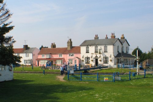 Maldon, Essex.   By the Locks at Heybribge Basin. Maldon