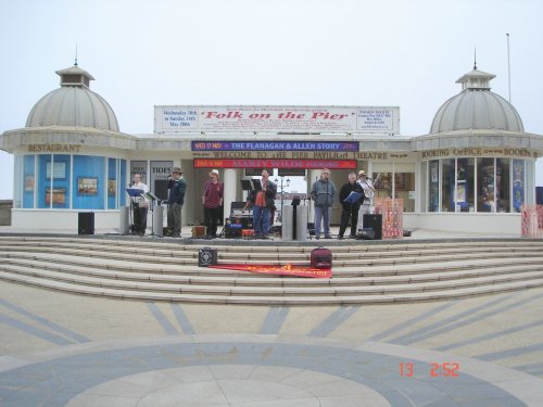 Folk at the Pier