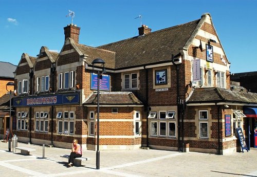 Broadways Public House, Didcot, Oxfordshire.