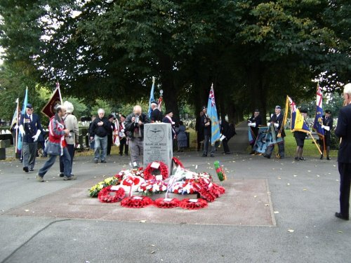 Air Bridge Association Memorial in Newark Cemetery 25 September 2005