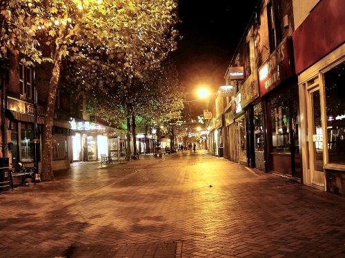 Beeston High Road, Beeston, Nottinghamshire. (a quiet Sunday evening.