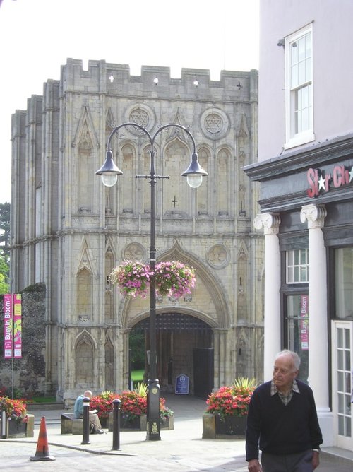 Bury St Edmunds - 14th century stone gatehouse