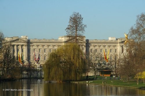 A picture of Buckingham Palace