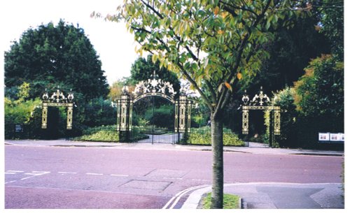 Queen Mary's Gates, Regent's Park, London