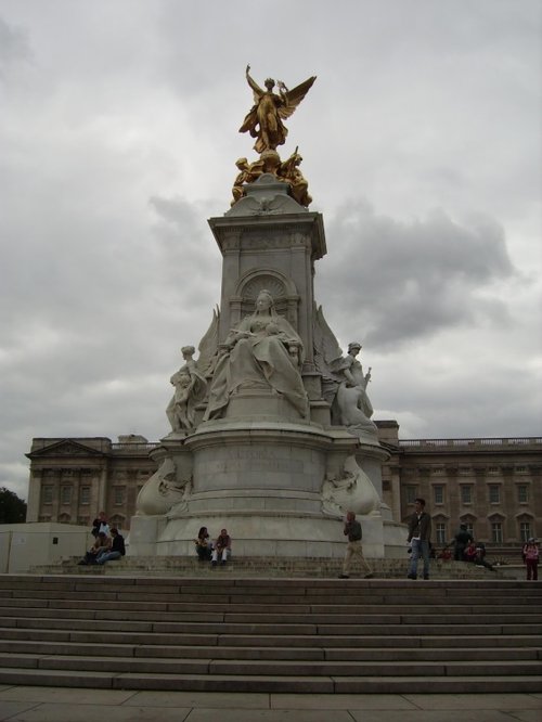 Victoria Monument, London