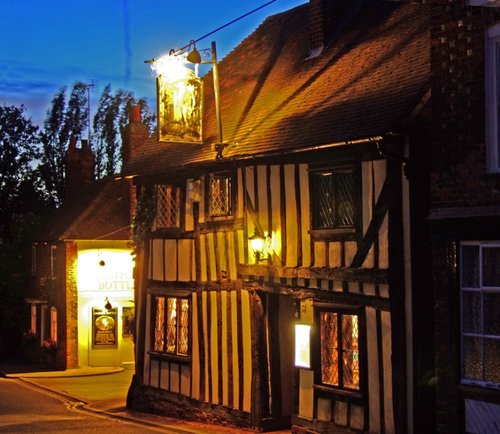 The Leather Bottle public house, Cobham, Kent. Frequented by Charles Dickens