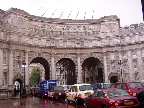 Admiralty Arch from The Mall, London 2004