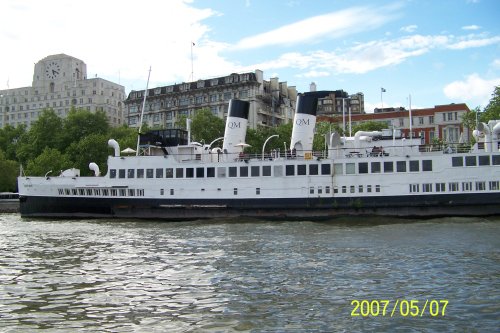 Ship, Queen Mary, London