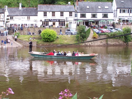 Symonds Yat ancient rope ferry, Herefordshire