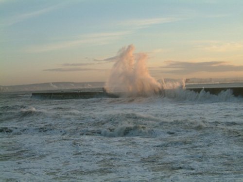 heavy seas off the Heugh Break water