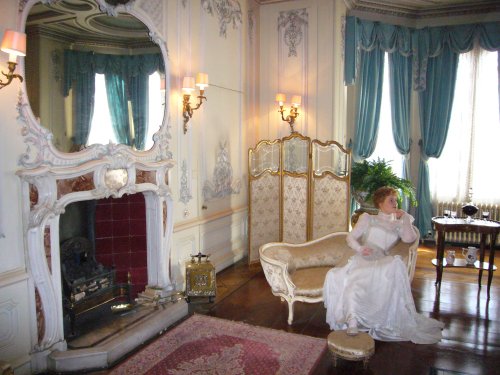 A room inside the Warwick Castle