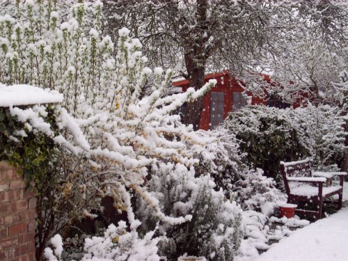 April snow, Sudbury, Greater London