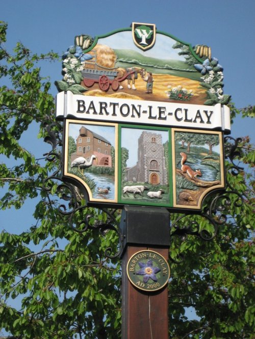 Barton Le Clay village sign