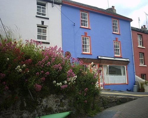 Painted house in Calstock, Cornwall