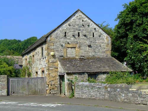 Old cottage and pinfold, Ashford in the water