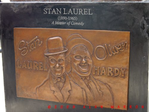 Stan Laurel statue