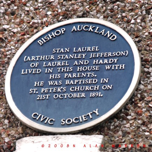 Stan Laurel statue