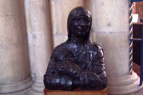 Statue of Mother Theresa in York Minster