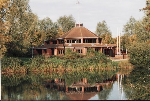 The Beacon at Mount Farm lake