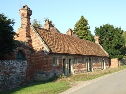 Mapledurham, Almshouses