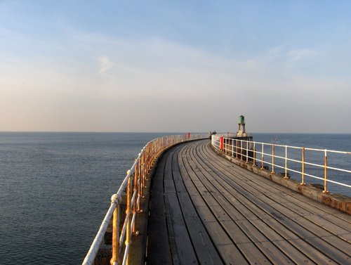 A silent stroll to the lighthouse - Whitby harbour entrance