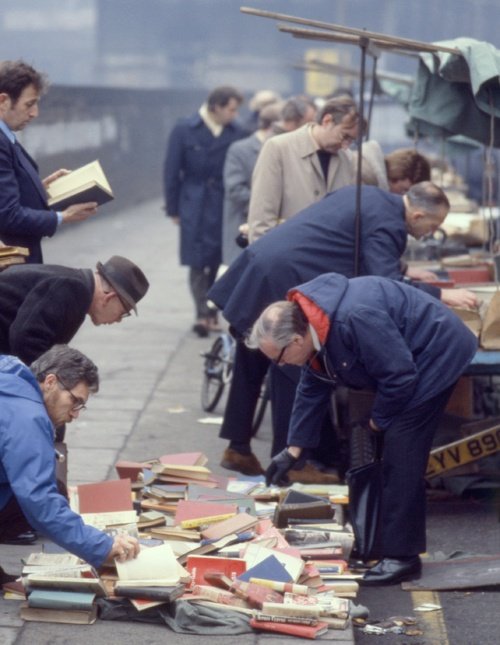 Booklovers in Farringdon Road, Clerkenwell