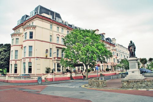 Hotel in Folkestone and William Harvey`s Statue