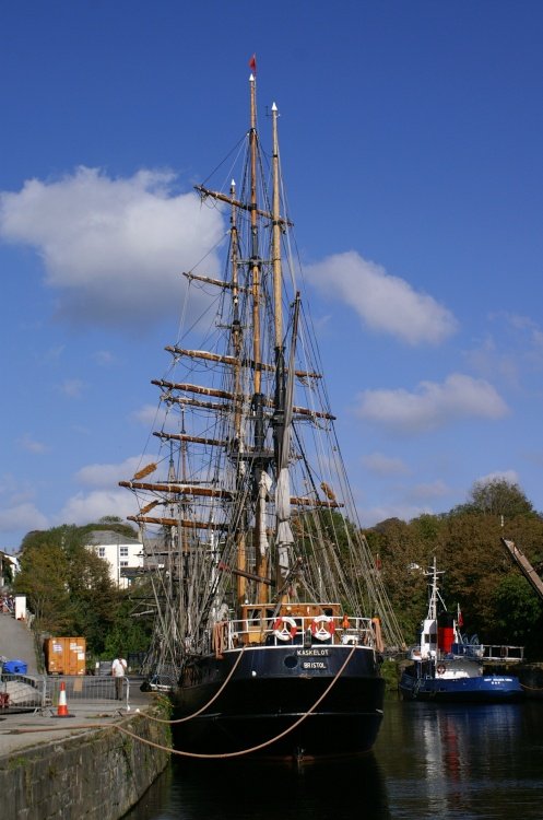 Ship under a refit.