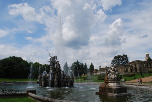 Witley Court and fountain