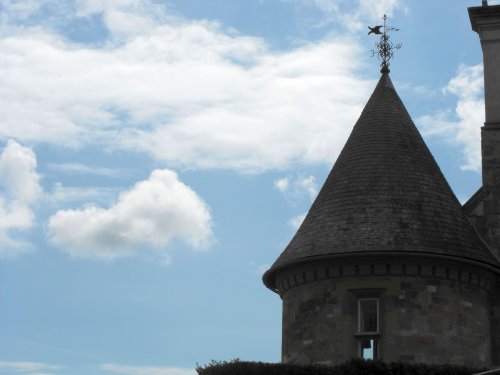 Bright spell over Beaulieu Palace House