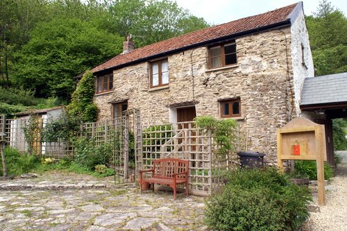 Cottage in front of the Manor.