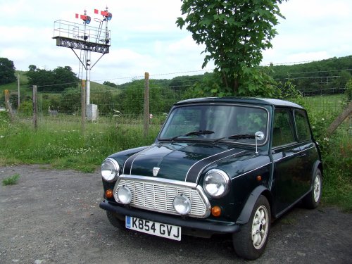 Pontrilas Signal and car