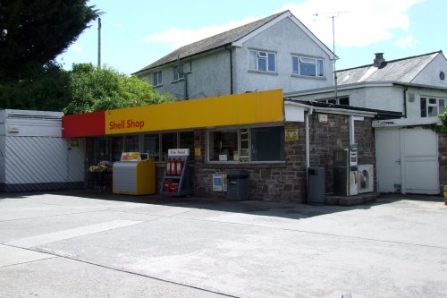 Shell Garage, Crickhowell